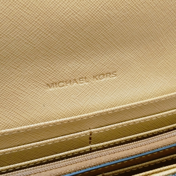 Michael Kors Fulton Monogram Wallet - Picture 11 of 14